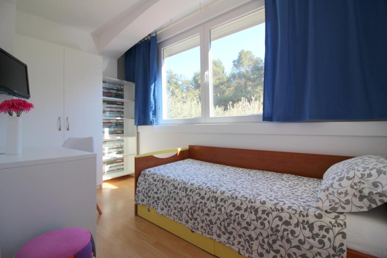 Modern Apartment Sabina With Nice Garden Poreč Dış mekan fotoğraf