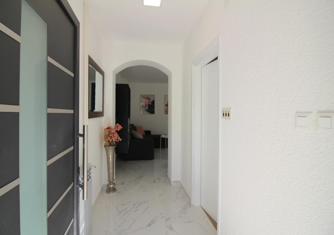 Modern Apartment Sabina With Nice Garden Poreč Dış mekan fotoğraf