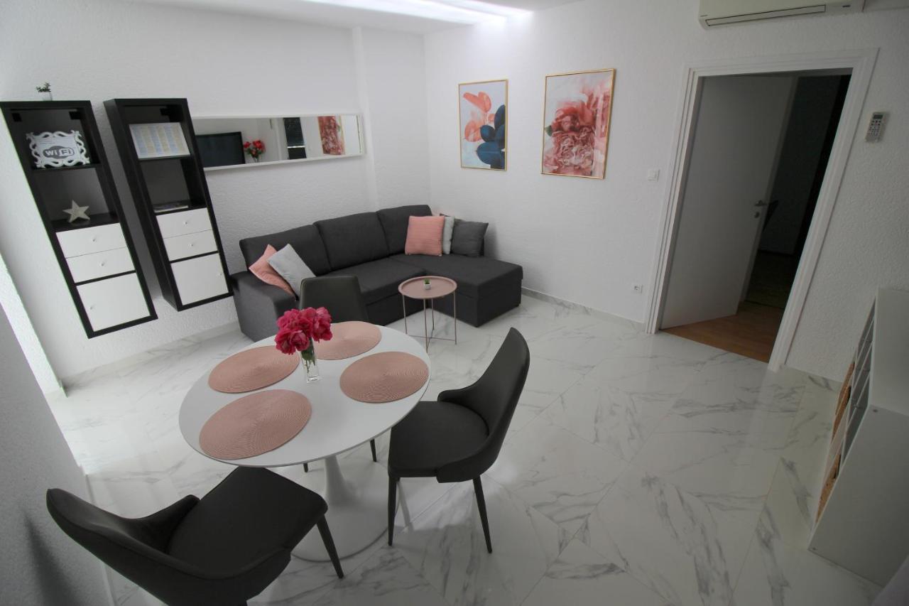 Modern Apartment Sabina With Nice Garden Poreč Dış mekan fotoğraf