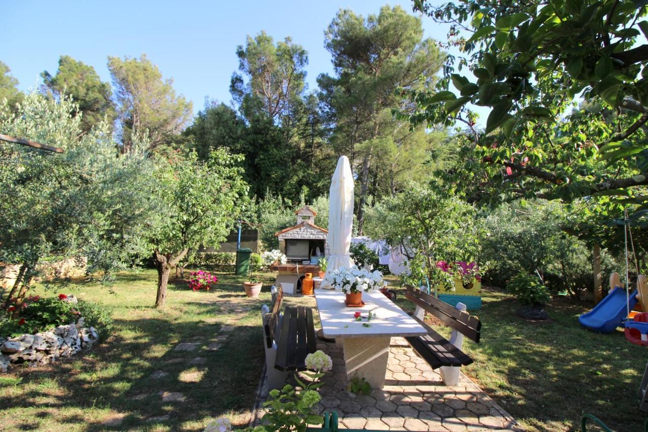 Modern Apartment Sabina With Nice Garden Poreč Dış mekan fotoğraf